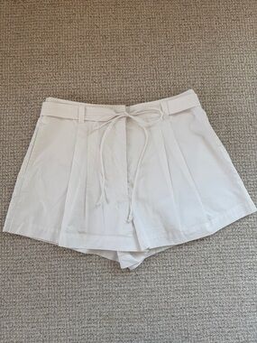 Marie Oliver ‘Lander’Optic White Pleated Tie-Waist Short